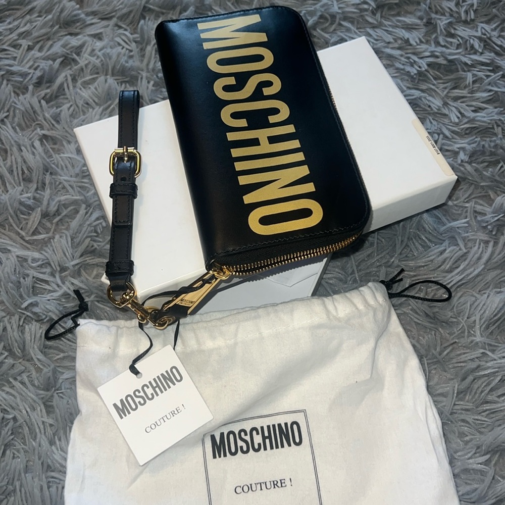 Moschino zipped long wallet clutch